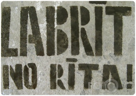 atpakaļ