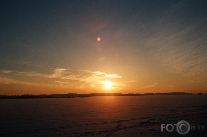 Tad kad Daugavu sniegs vēl klāj.