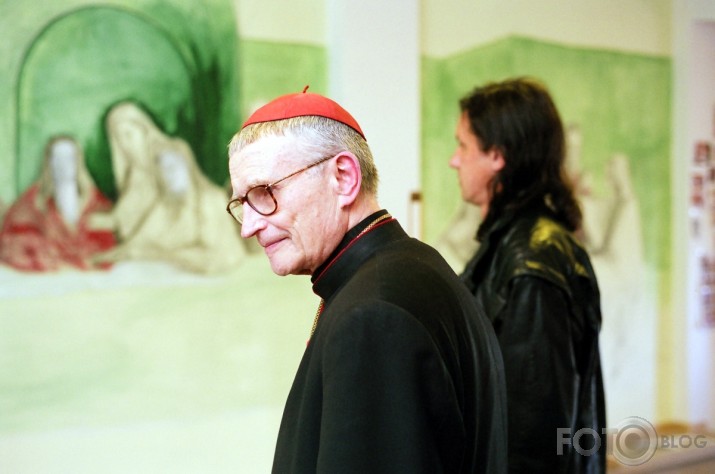 Sienas gleznojuma aprunāšana