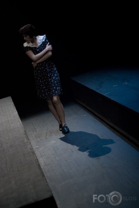 "..par viņām". Ar pašas ēnu dejojot.