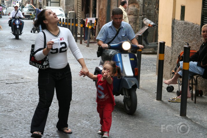 Napoli, Quartieri Spagnoli