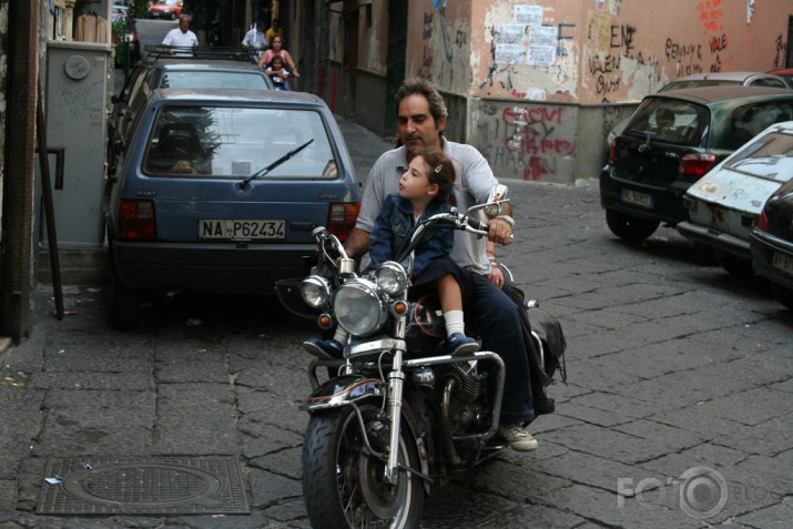 Napoli, Quartieri Spagnoli