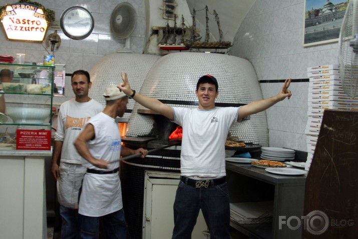 Napoli, Quartieri Spagnoli