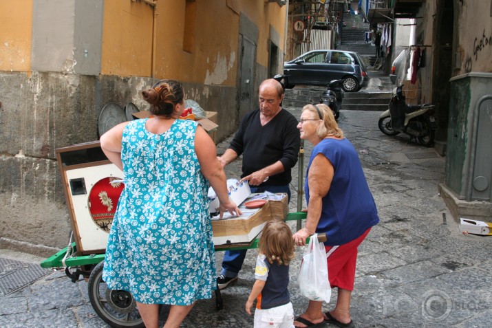 Napoli, Quartieri Spagnoli