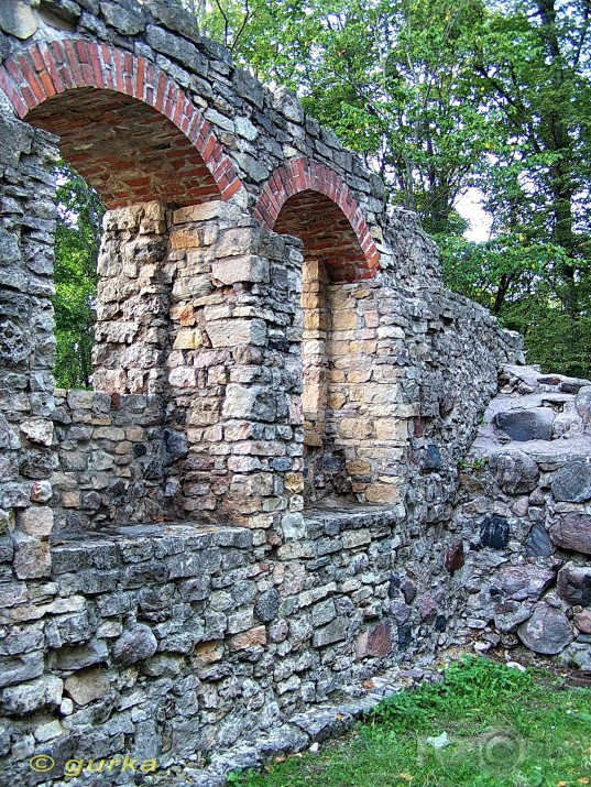 livonijas ordeņa pilsdrupas. Lielvārde.