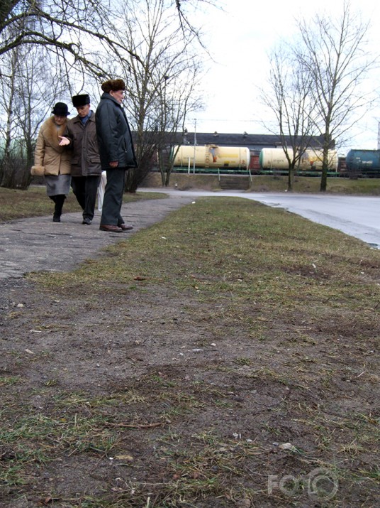 suņa kakas meklējumos