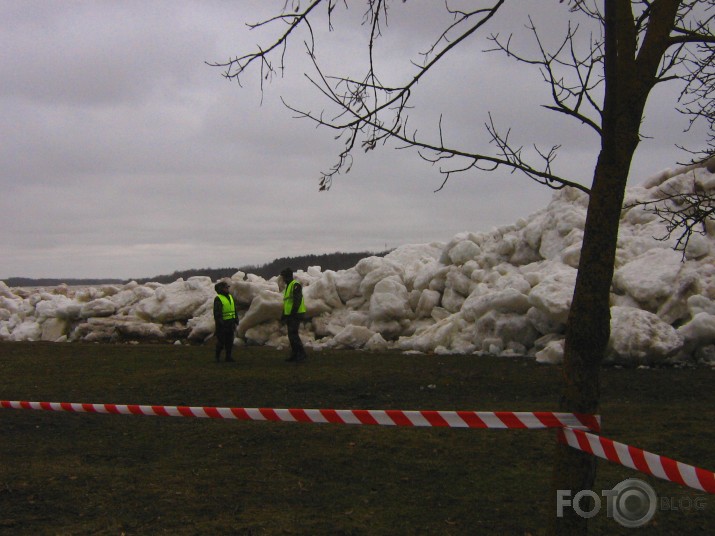Ledus strēgums Daugavā