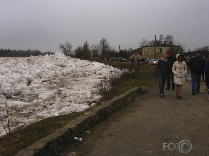 Ledus strēgums Daugavā