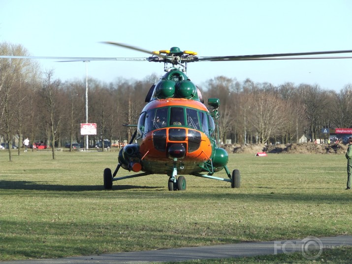 Helikopters Uzvaras parkā