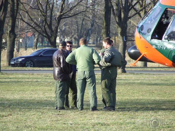 Helikopters Uzvaras parkā