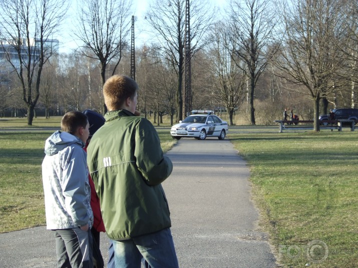 Helikopters Uzvaras parkā