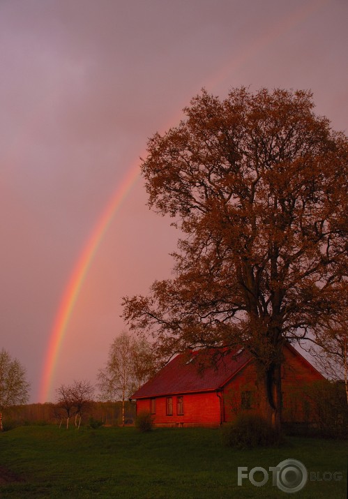 zem varavīksnes IV