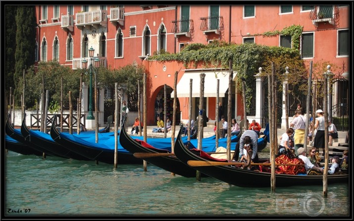 Tuvojoties Venēcijai.