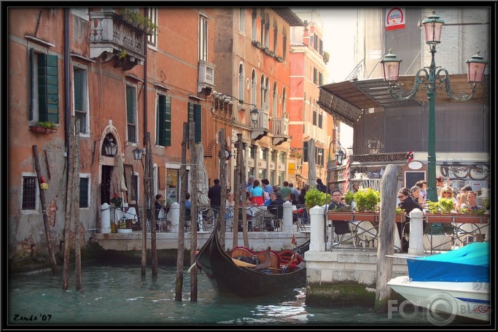 Tuvojoties Venēcijai.