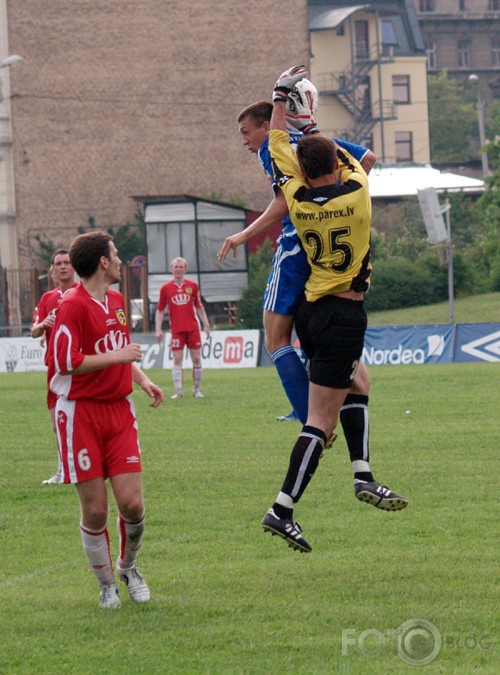 Atkal biju stadionā ar fotoaparātu:)