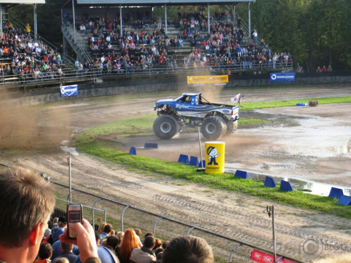 Moster track
