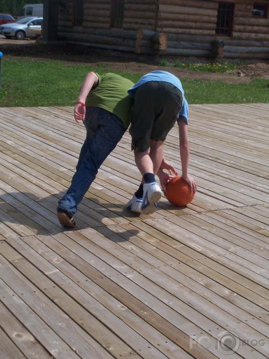 Lidojošais Atis/parasts basketbols