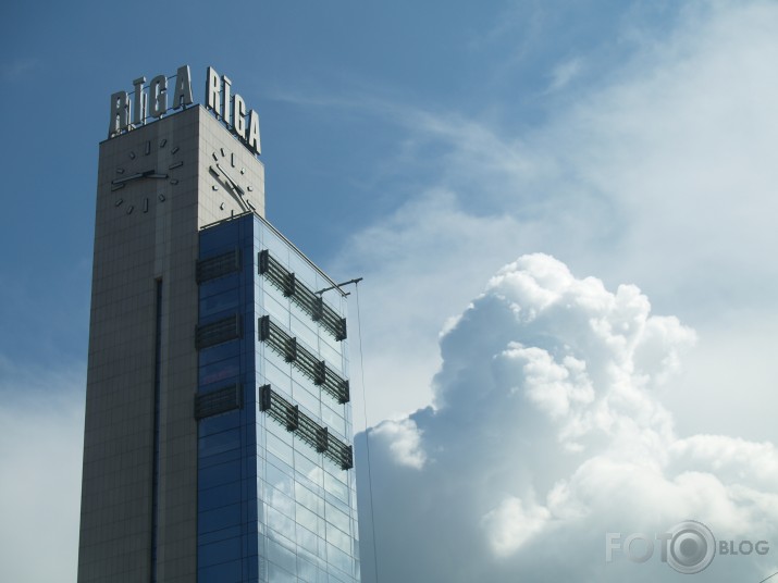 RĪGA virs mākoņiem