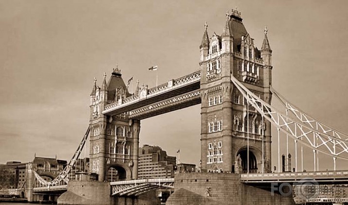 Tower Bridge, London.