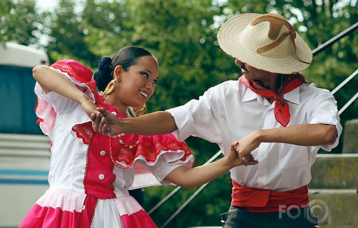 Es mācēju danci vest....