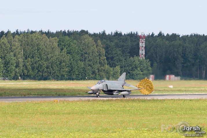 Vācu McDonnell Douglas F-4F Phantom II Rīgā