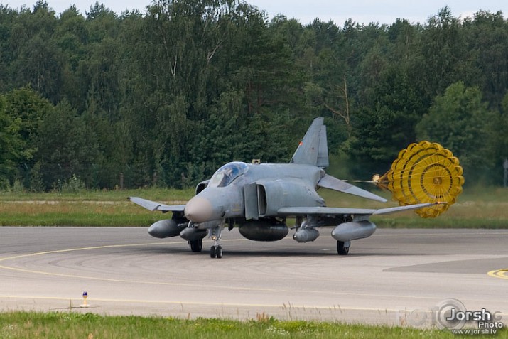 Vācu McDonnell Douglas F-4F Phantom II Rīgā