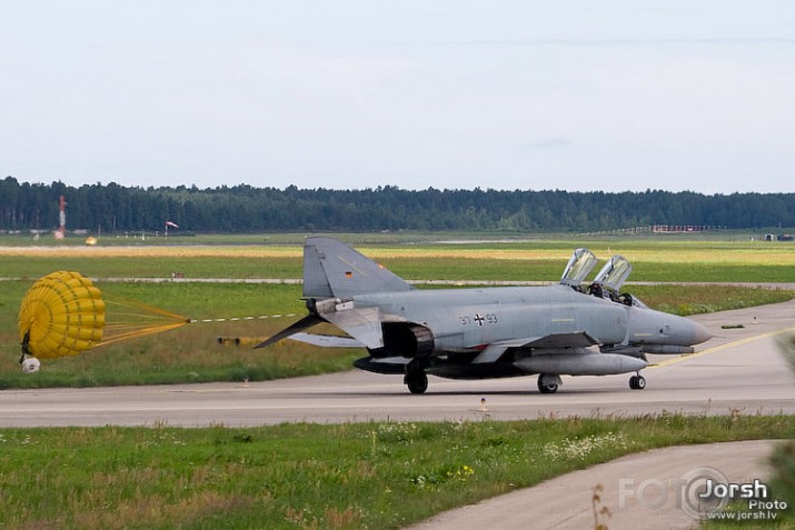 Vācu McDonnell Douglas F-4F Phantom II Rīgā