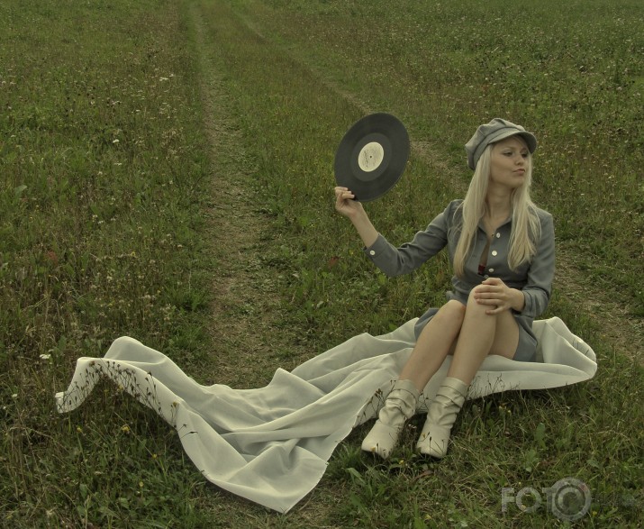 DJ