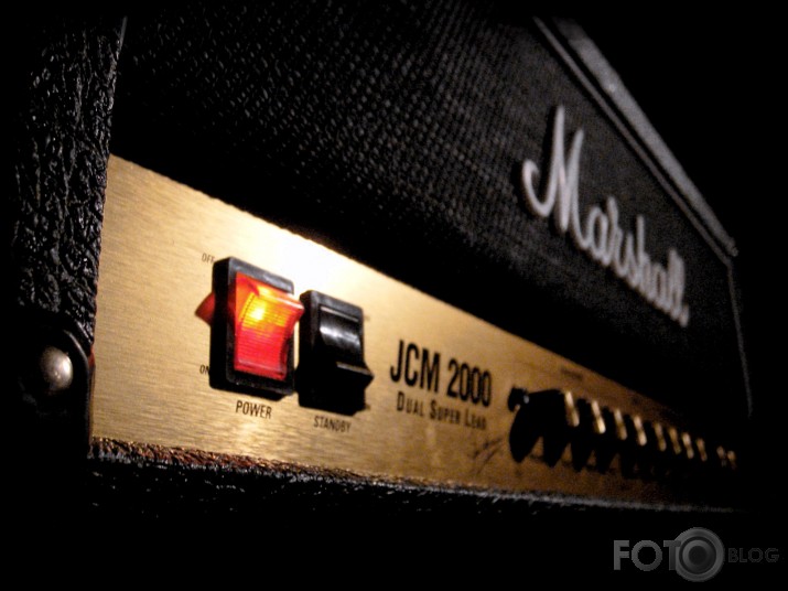 Marshall JCM 2000