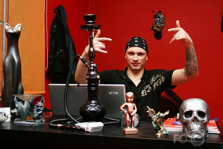 nekad nedzer tetovēšanas salonā 2. daļa