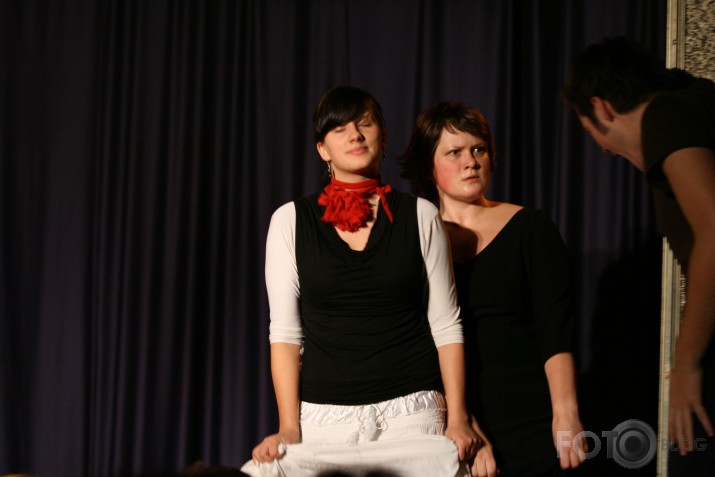 Improvizacijas teatris
