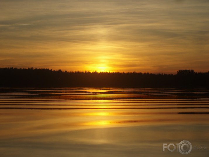 kad saule riet, mēs kļūstam par tiem, kas esam