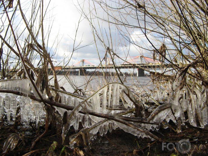 Saule. Ledus. Daugava.