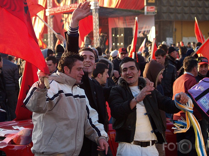 Kosovas neatkarības dienas svinības Skopjes pilsētas albāņu pusē