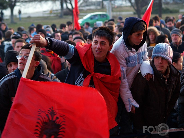 Kosovas neatkarības dienas svinības Skopjes pilsētas albāņu pusē