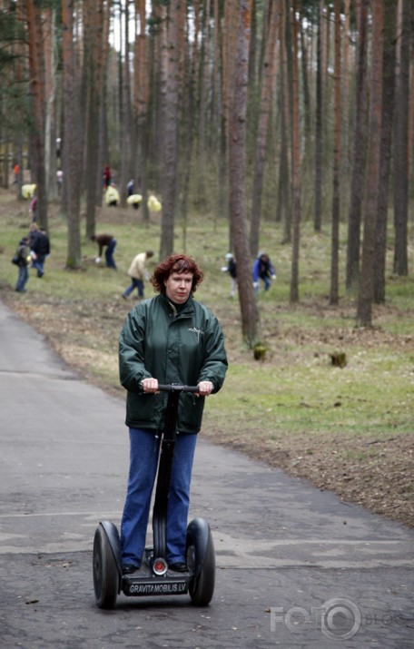 ... dziedoņi talko Mežaparkā !