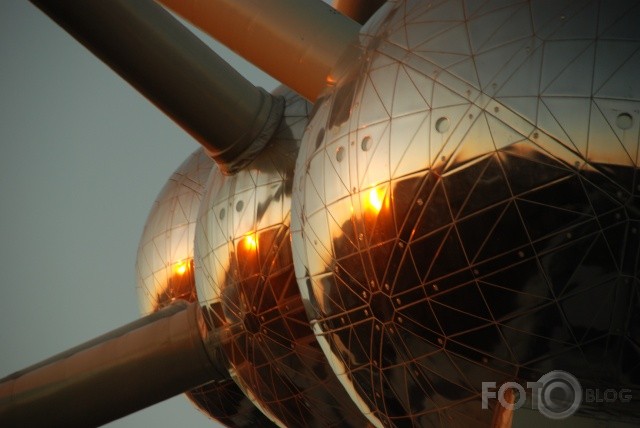 Atomium sunset