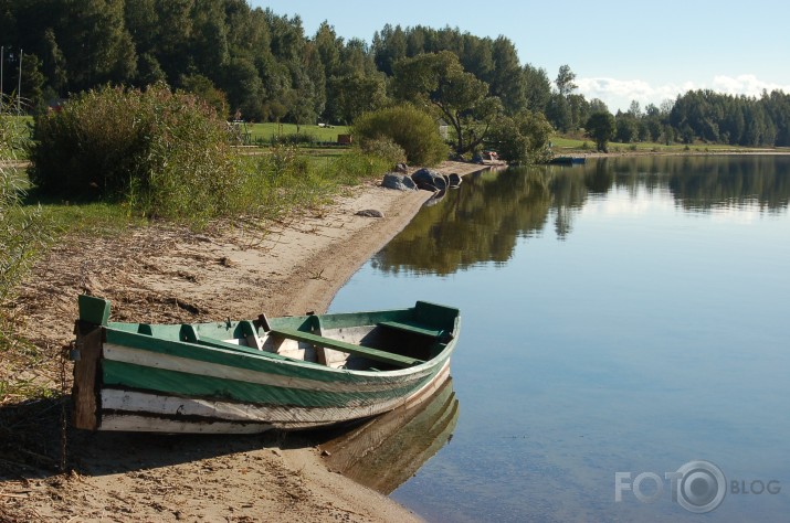 ir labi tur kur mūs nav:)