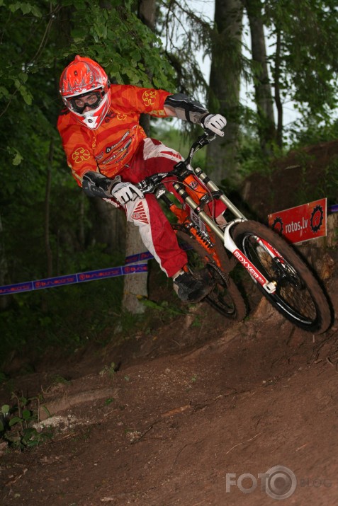 oranžais