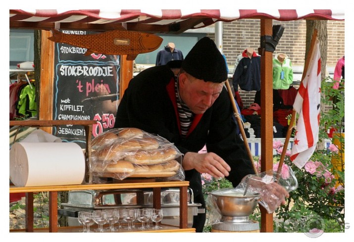 Laivu svētki ar tradicionālo kordziedāšanu un siļķu ēšanu - 2007