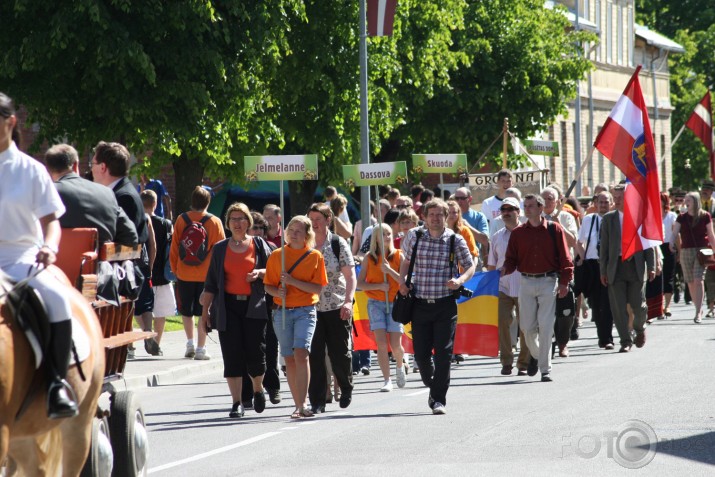 GROBIŅAS SVĒTKI