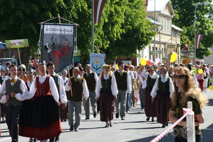 GROBIŅAS SVĒTKI