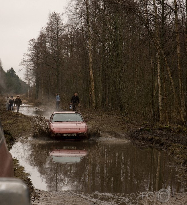 Kas teica, ka Porsche nav zemūdene?Un vēl dažas ainiņas...