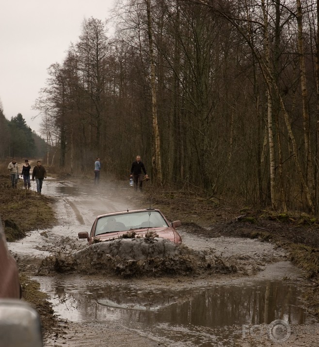 Kas teica, ka Porsche nav zemūdene?Un vēl dažas ainiņas...