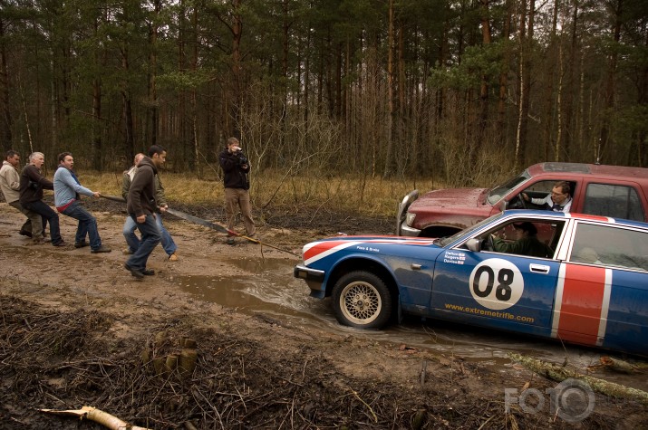 Kas teica, ka Porsche nav zemūdene?Un vēl dažas ainiņas...