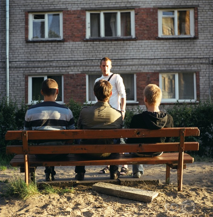 Jauniešu pasēdējiens pirmdienas vakarā uz manas pirmās krāsainas platās filmas