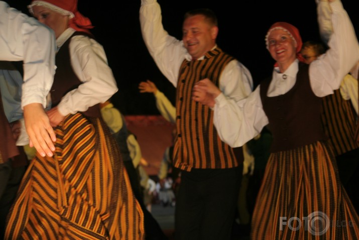 dziesmu un deju svētki 