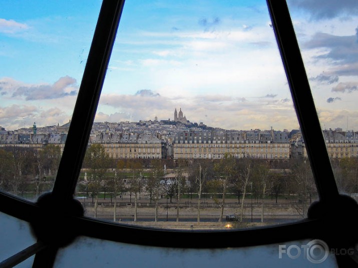 À LA PARIS