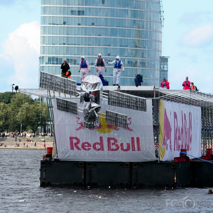 Red Bull Flugtag.. ieskrienies..