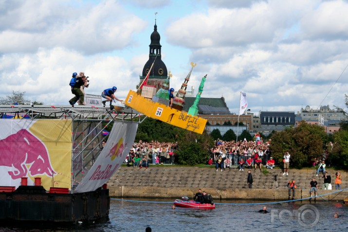 Red Bull Flugtag.. ieskrienies..